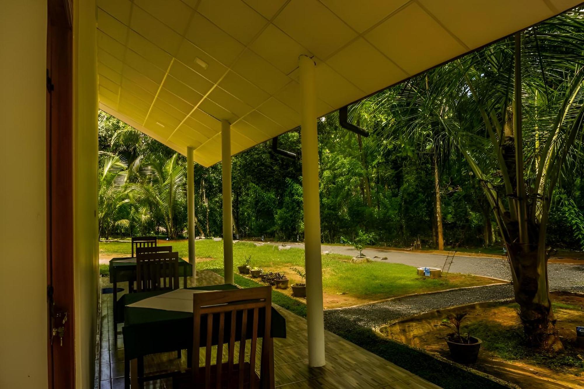 اوداوالاوي Little Ele Safari Lodge المظهر الخارجي الصورة